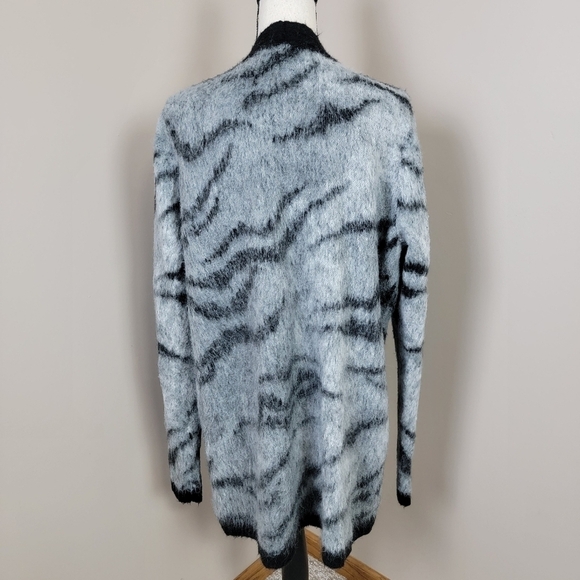 White House Black Market Gray/Black Fuzzy Wool/Alpaca Blend Cardigan Sweater XL - Picture 3 of 14
